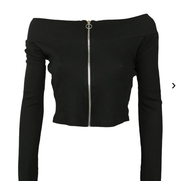 Zara Tops - Zara off the shoulder top